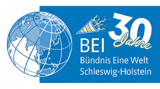 Logo von "Bündnis Eine Welt Schleswig-Holstein e.V. (BEI)". Daneben ist eine Grafik einer Welt in blau.